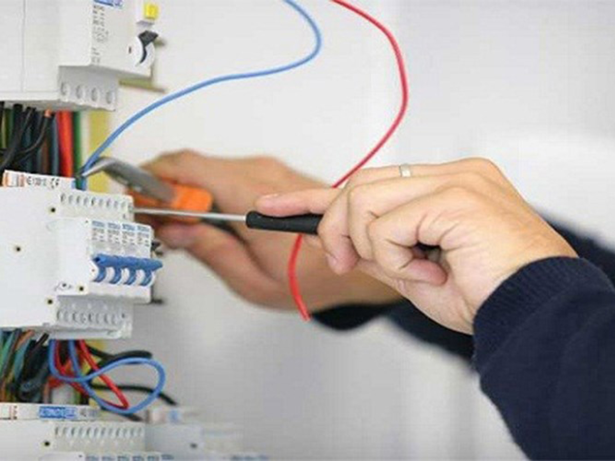 Vì Sao Aptomat Thường Xuyên Bị Nhảy? Nguyên Nhân Và Cách Khắc Phục