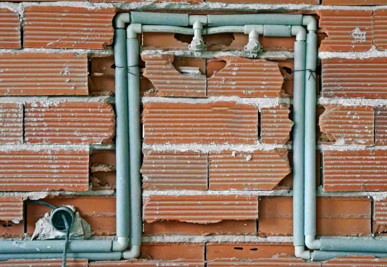 Thay thế đường ống nước âm tường