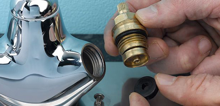 Hướng dẫn sửa vòi nước bị rò rỉ tại nhà đơn giản, ai cũng làm được