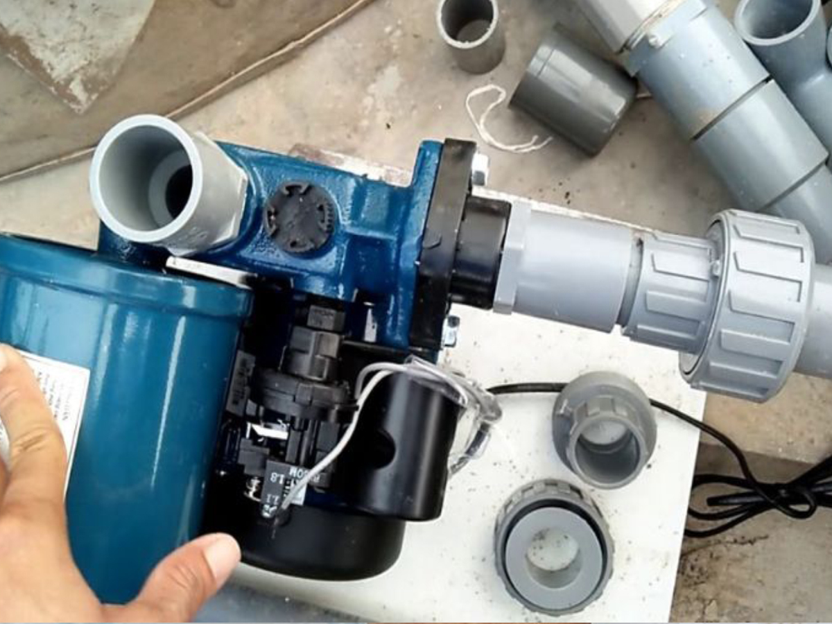 Máy Bơm Nước Chạy Liên Tục Không Ngắt: Nguyên Nhân Và Cách Xử Lý Hiệu Quả