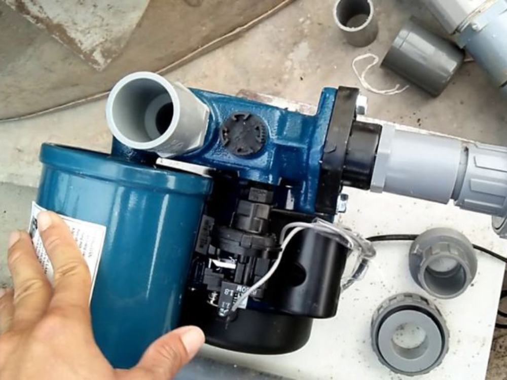 Máy Bơm Nước Chạy Liên Tục Không Tự Ngắt: Nguyên Nhân Và Cách Khắc Phục