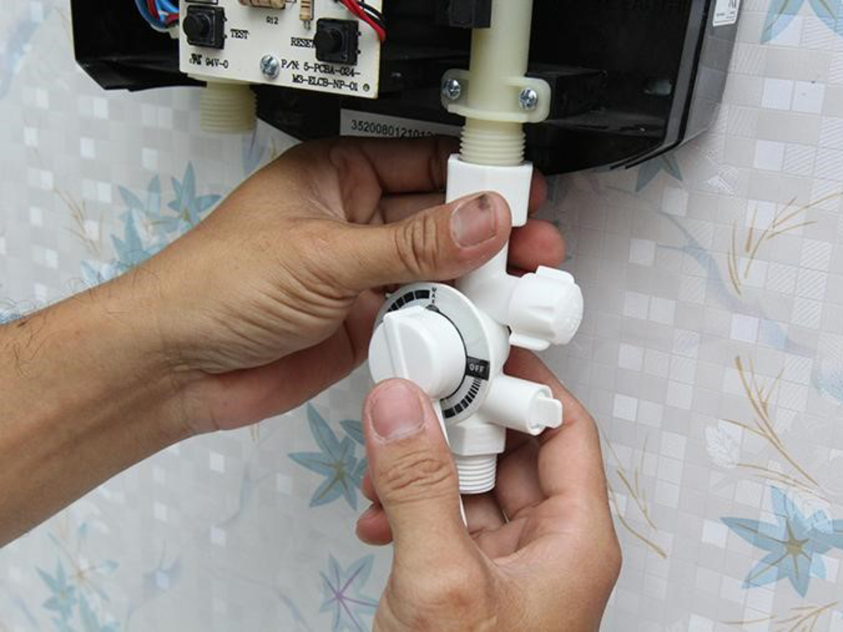 Máy Nước Nóng Không Nóng Nước: Nguyên Nhân Và Cách Khắc Phục Hiệu Quả
